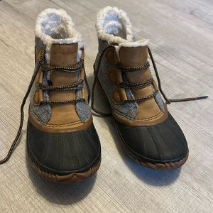 Sorel out and about boots
